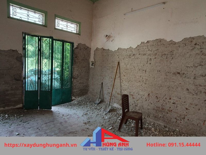 phá dỡ tường nhà cũ